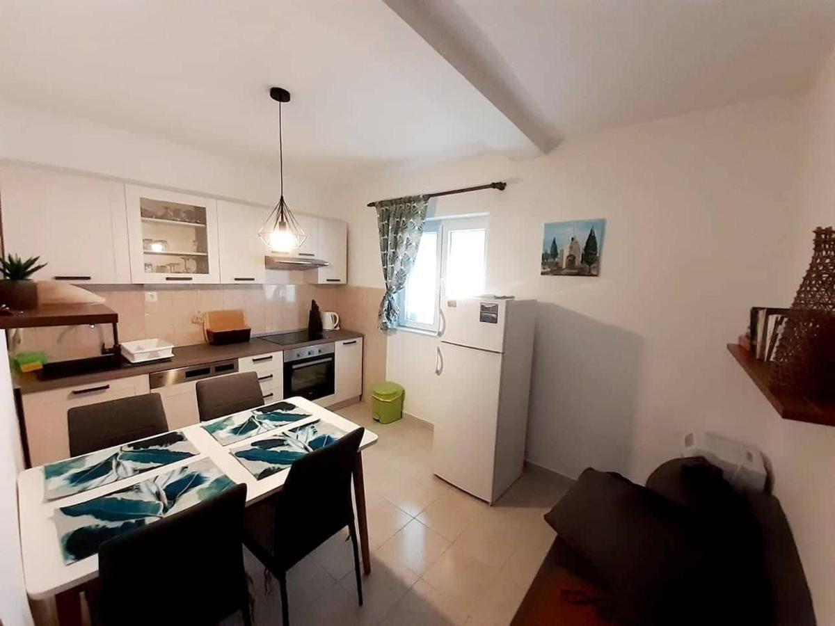 Tribalj Apartment Luna Tribunj מראה חיצוני תמונה