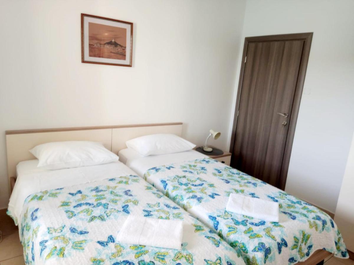 Tribalj Apartment Luna Tribunj מראה חיצוני תמונה